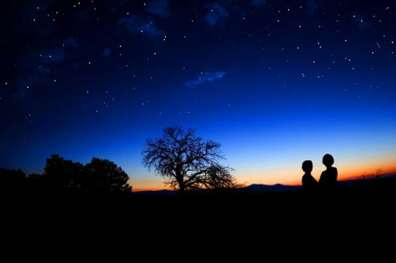 10 canzoni da ascoltare sotto le stelle