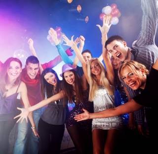 10 brillanti canzoni italiane per una festa spumeggiante - Prima puntata