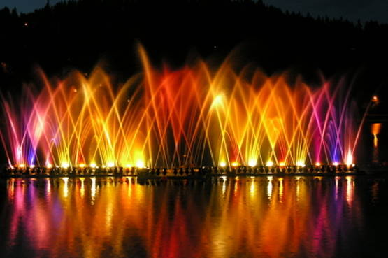 Giochi d'acqua e fontane danzanti per un matrimonio spettacolare