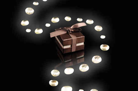 Un percorso di luce nel buio per rendere un regalo ancora più speciale