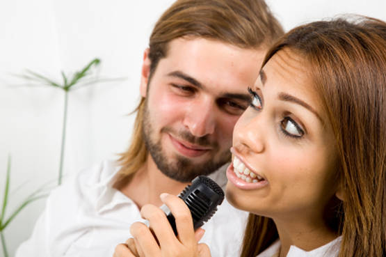 10 canzoni italiane divertenti da dedicare all'uomo che ami - Prima puntata