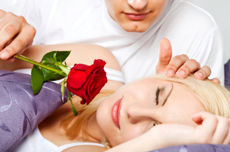 La sensualità passa dai petali di un fiore
