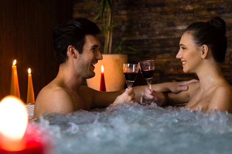 Una sognante cena nell'acqua, in un fantastico centro benessere