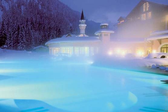 Momenti di benessere al chiaro di luna nel favoloso resort Rot-Flüh in Tirolo