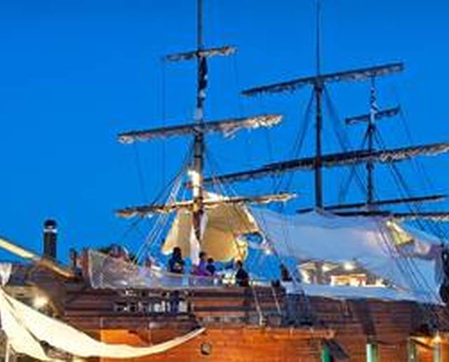 Una cena originale a bordo di un sontuoso galeone