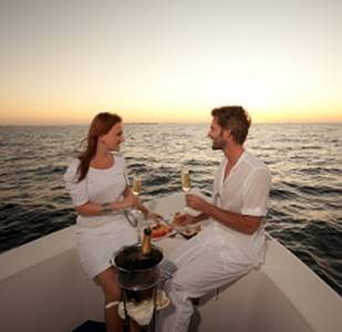 Una cena in barca a vela