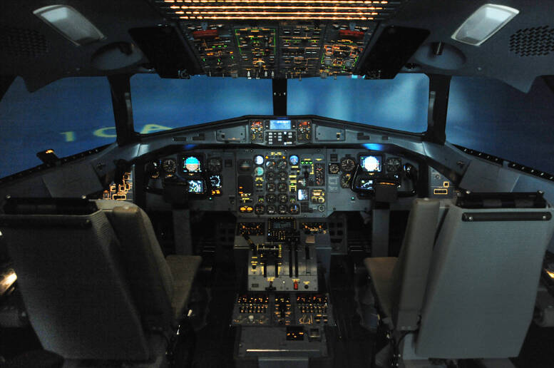 Vivi un'ora da pilota d'aereo, in un vero simulatore di volo
