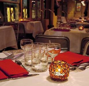 Per prenotare la cena in tram a Torino