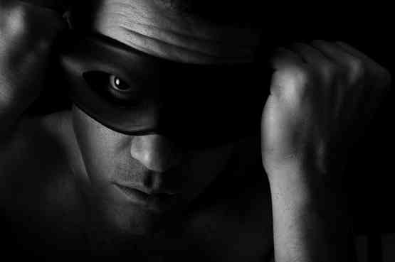 Le fantasie sessuali della donna - Lo sconosciuto mascherato