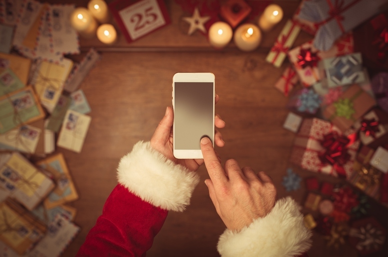 Una canzone, un film, un libro, una app su iTunes: un'idea vincente per i tuoi regali di Natale