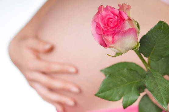 Il parto cesareo è un intervento chirurgico, il parto naturale è un evento della vita