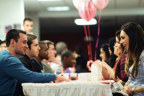 Soltanto tre minuti per scoprire un nuovo amore: lo speed dating