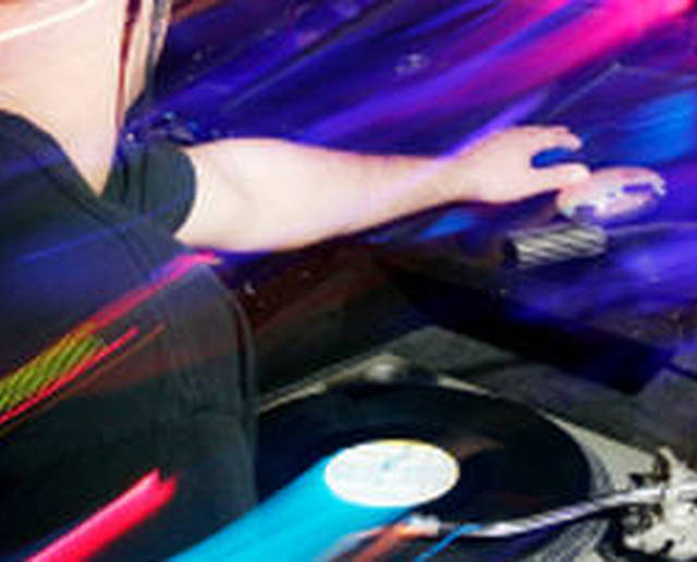 Rave party - Passare dall'adolescenza all'età adulta tramite un falso rito