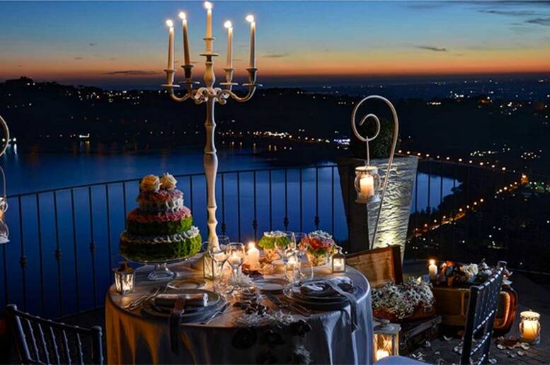 Una cena romantica, coccolati sulle rive del lago Albano