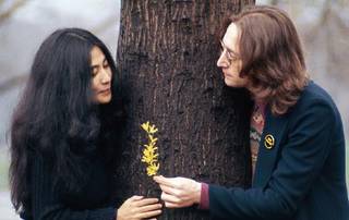Una storia d’amore tra sognatori: John Lennon e Yoko Ono