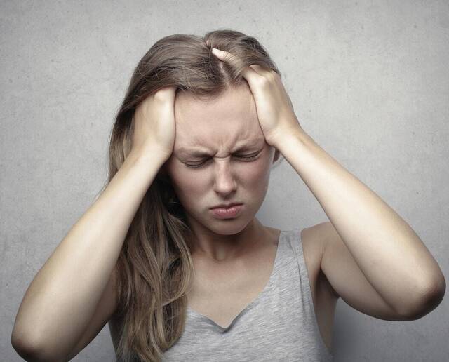 Mal di testa cronico: perché può essere pericoloso e come curarlo