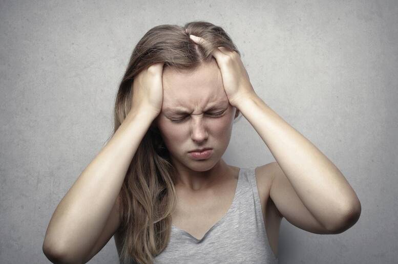 Mal di testa cronico: perché può essere pericoloso e come curarlo