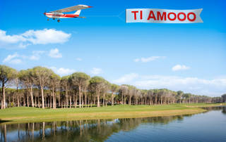 La tua dichiarazione d'amore, portata in cielo da un aereo
