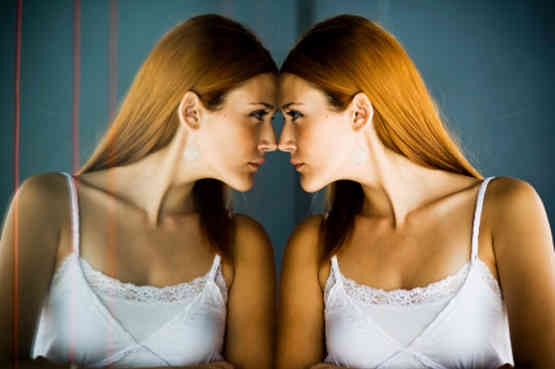 Davanti allo specchio guardiamoci con i nostri occhi, non con quelli degli altri